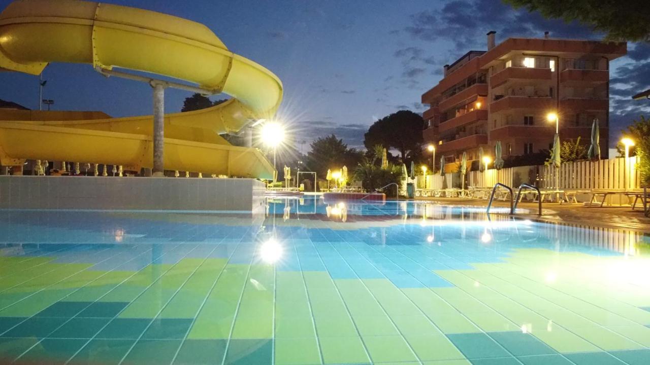 Solemare Hotel E Residence Misano Adriatico Extérieur photo