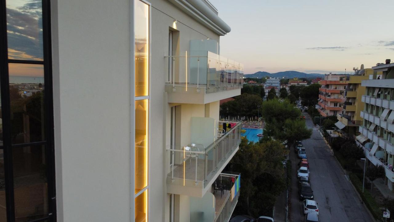 Solemare Hotel E Residence Misano Adriatico Extérieur photo