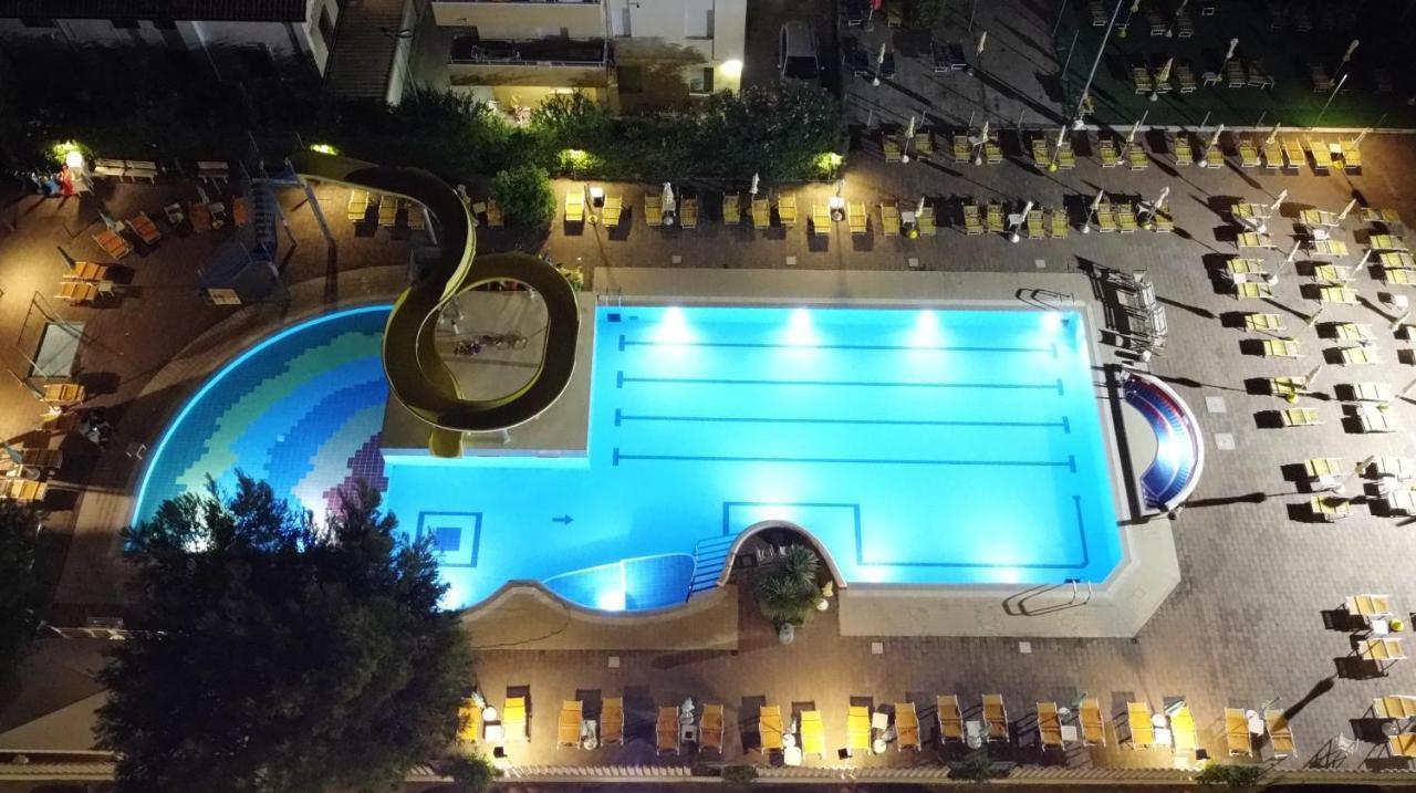 Solemare Hotel E Residence Misano Adriatico Extérieur photo